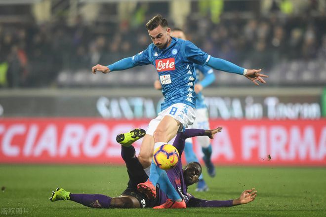 而中场表现 而中场表现