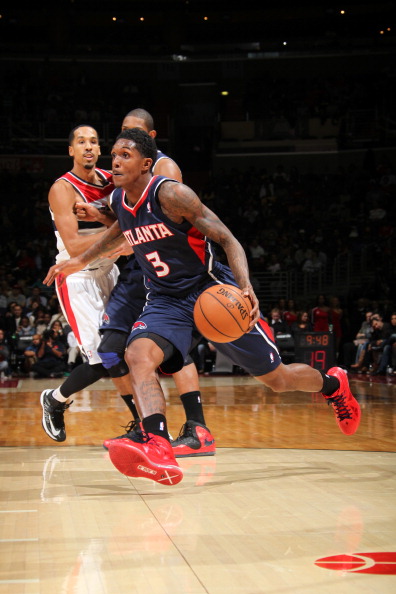 侧翼到后勤 侧翼到后勤